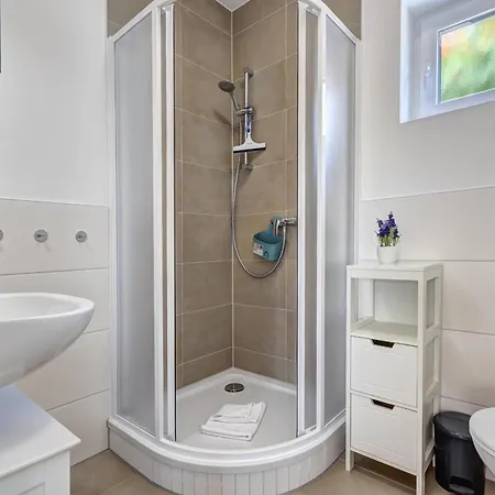 Haus Strandkoerv Mit Fass-sauna Daire *